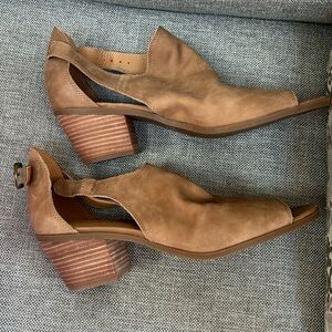 Lucky brand size 10 sandals boot style - new without tags